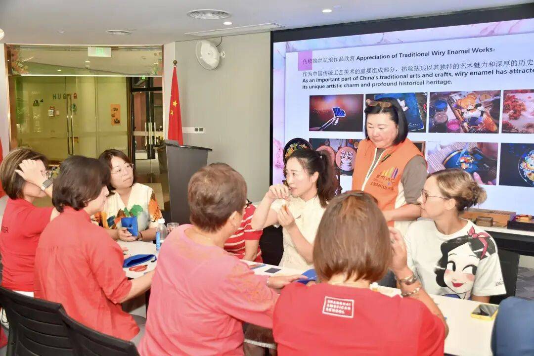 dcd, 还根据青年, 联动镇社区
