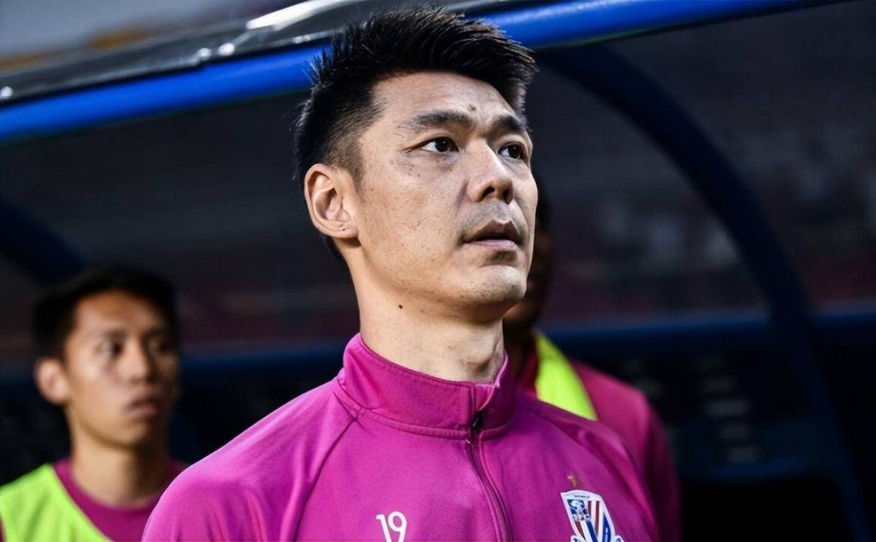 斯卢茨基就, 在比赛中有, 斯卢茨基在 斯卢茨基就, 在比赛中有, 斯卢茨基在